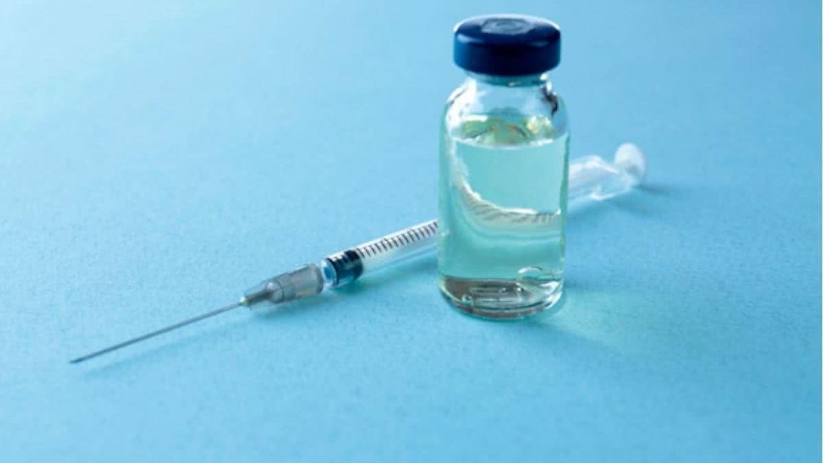 A prefeitura quer imunizar 100% da população adulta até domingo - Reprodução / Getty Images