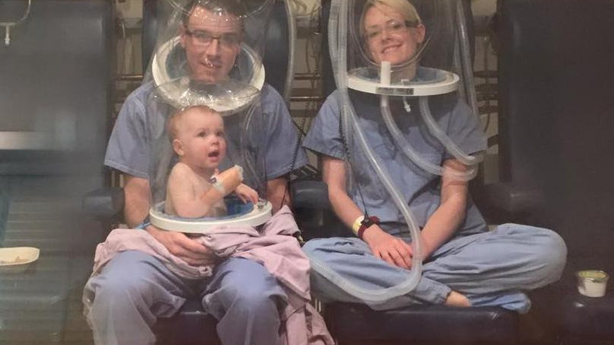 Família durante a desintoxicação no hospital em Vancouver - reprodução / Facebook Monique Ruppel