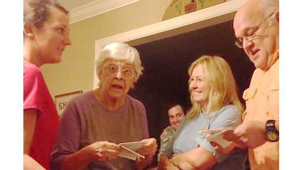 Mary Patterson revela aos avós que está esperando trigêmeos - Reprodução