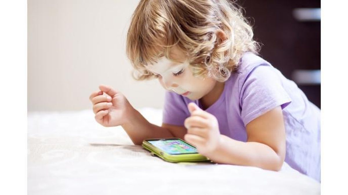 Pesquisa apontou que crianças que passam mais tempo no celular podem desenvolver TDAH - Getty Images