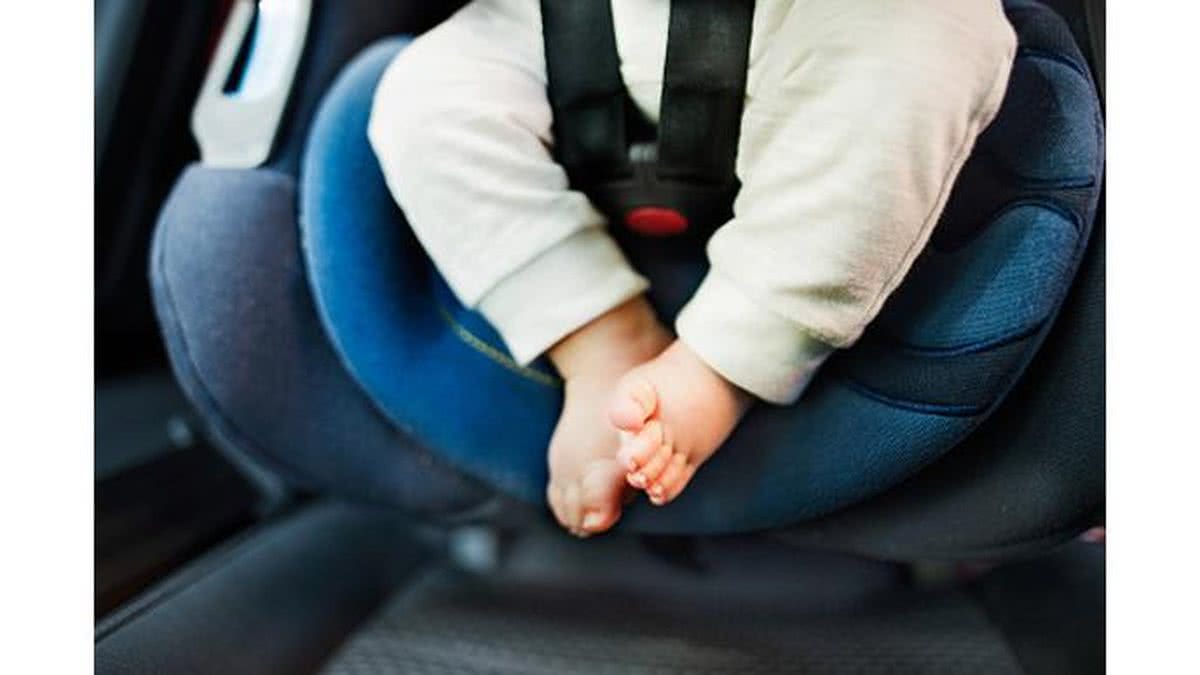 Criança é esquecida dentro de carro - Getty Images