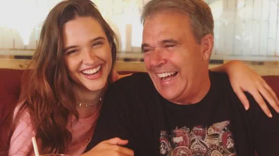 Juliana Paiva faz declaração para o pai quase dois anos após perdê-lo - Reprodução/Instagram @juupaiva