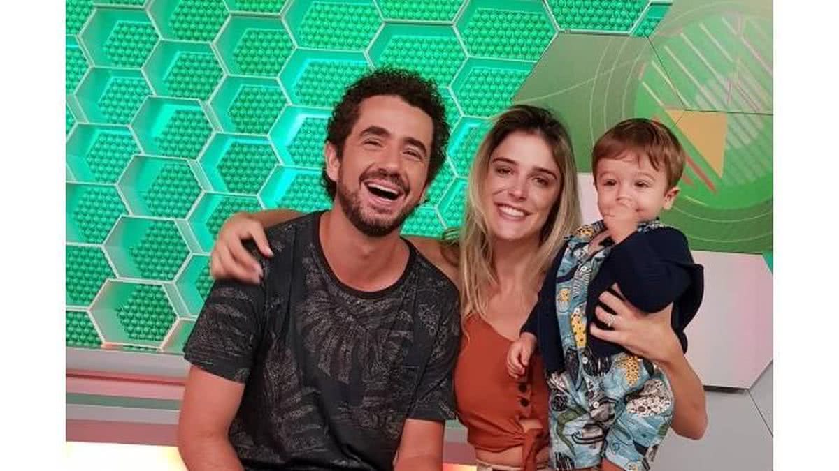 Felipe Andreoli com a família - Reprodução / Instagram @rafabrites