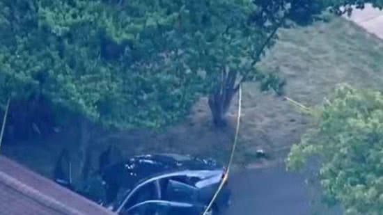 Os vizinhos e policiais estavam no local onde o carro foi encontrado em Nova Jersey - Reprodução/NBC