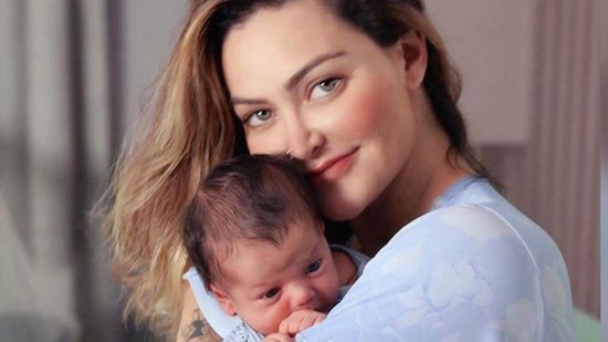 Laura Keller fala sobre maternidade e críticas que recebe: “Quem dera palpites virassem fraldas” (Foto: