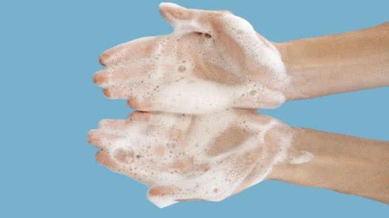 Lavar as mãos evita em até 40% o risco de doenças causadas por bactérias e vírus - Freepik