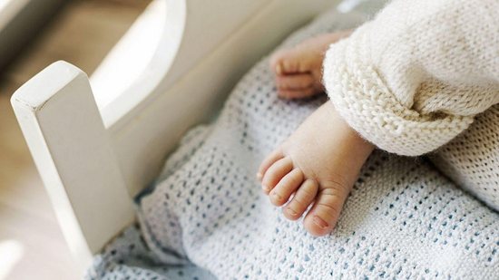 Dormir traz diversos benefícios para o desenvolvimento do bebê, inclusive, na melhora do humor, da memória, do raciocínio e até mesmo do sistema imunológico - Shutterstock