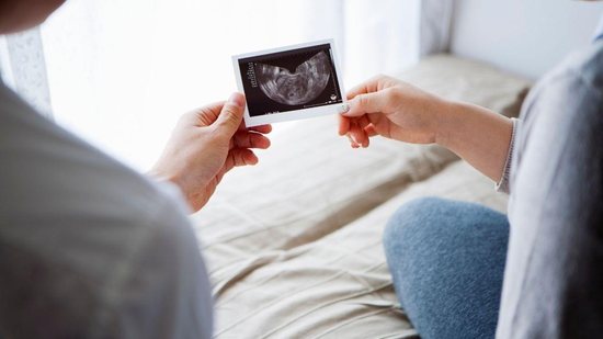 A gravidez passa a ser computada a partir do primeiro dia da última menstruação da mulher - Getty Images