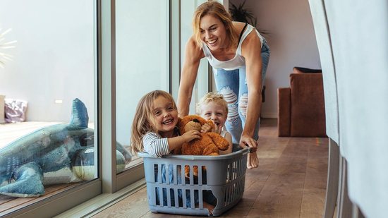 Ser mãe é muito e são muitas - Getty Images