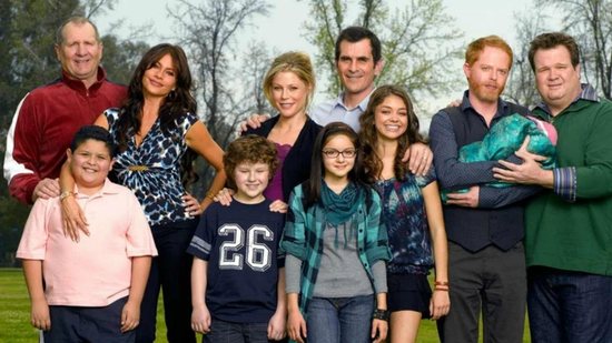Jesse Tyler, que interpreta Mitchell na série Modern Family, comentou sobre a criação do primeiro filho - Reprodução/ Instagram