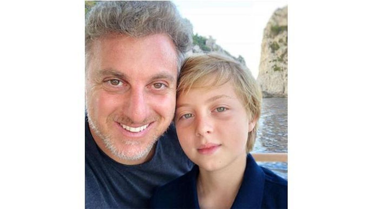 Luciano e o filho do meio, Benício, de 11 anos - Reprodução Instagram @lucianohuck