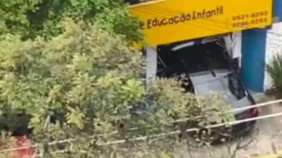 Carro invade creche em São Paulo - Reprodução/TV BAND