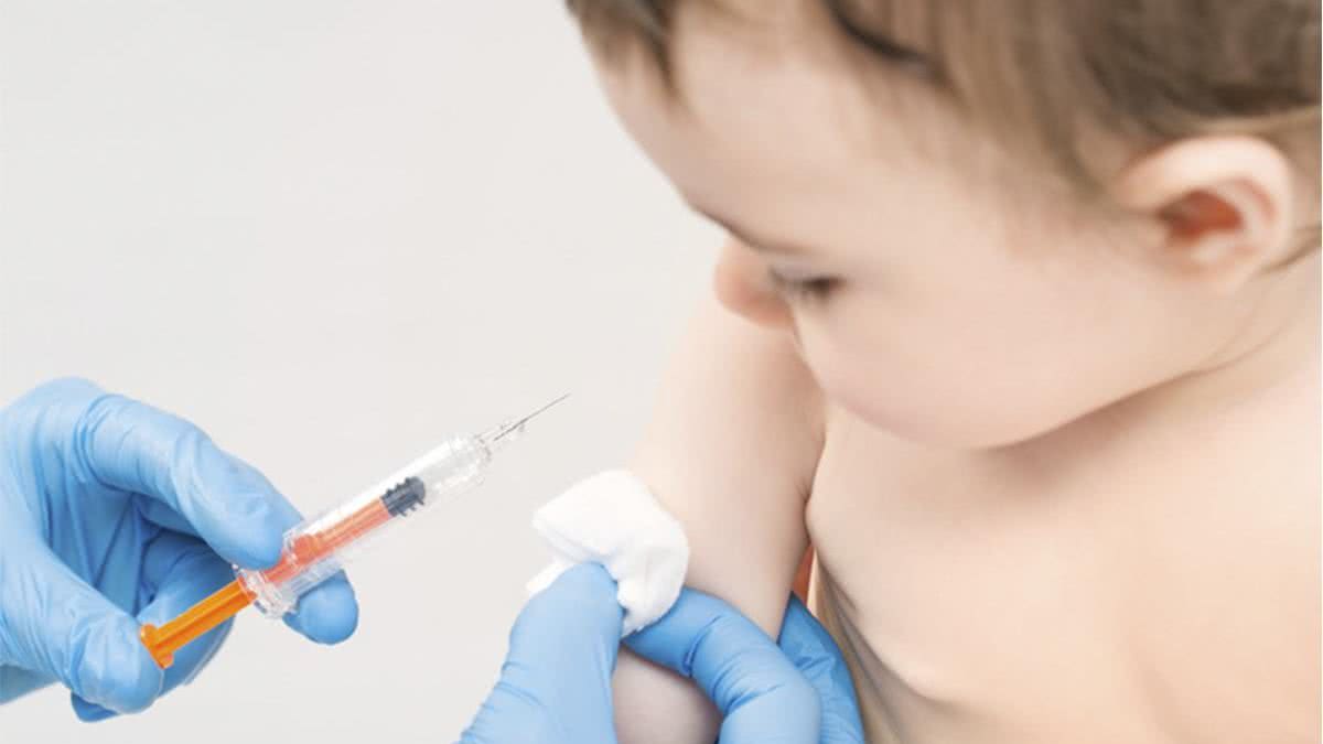 A vacina contra o sarampo voltará a ser disponibilizada no Brasil - Getty