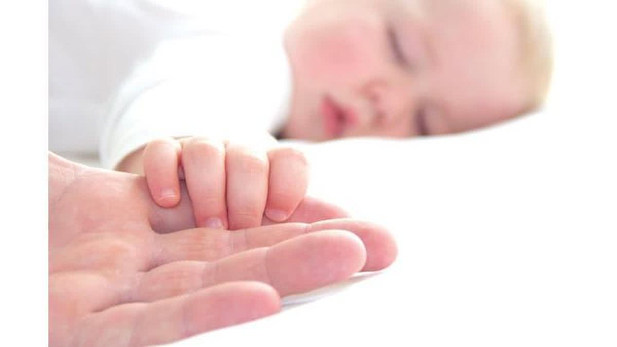 Pais são obrigados a tirar 3 meses de licença-paternidade - Shutterstock