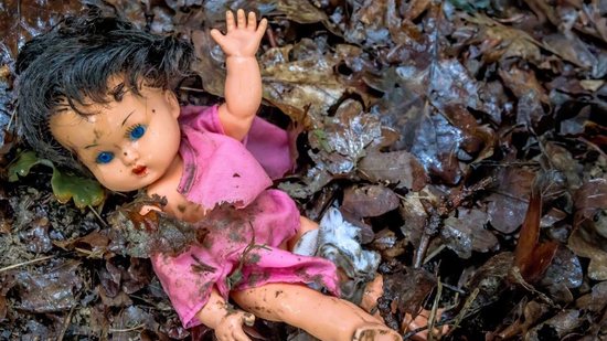 A recém-nascida foi jogada no lixo - Getty Images