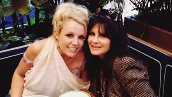 Britney Spears e a mãe, Lynne Spears, em 2000 - Getty Images
