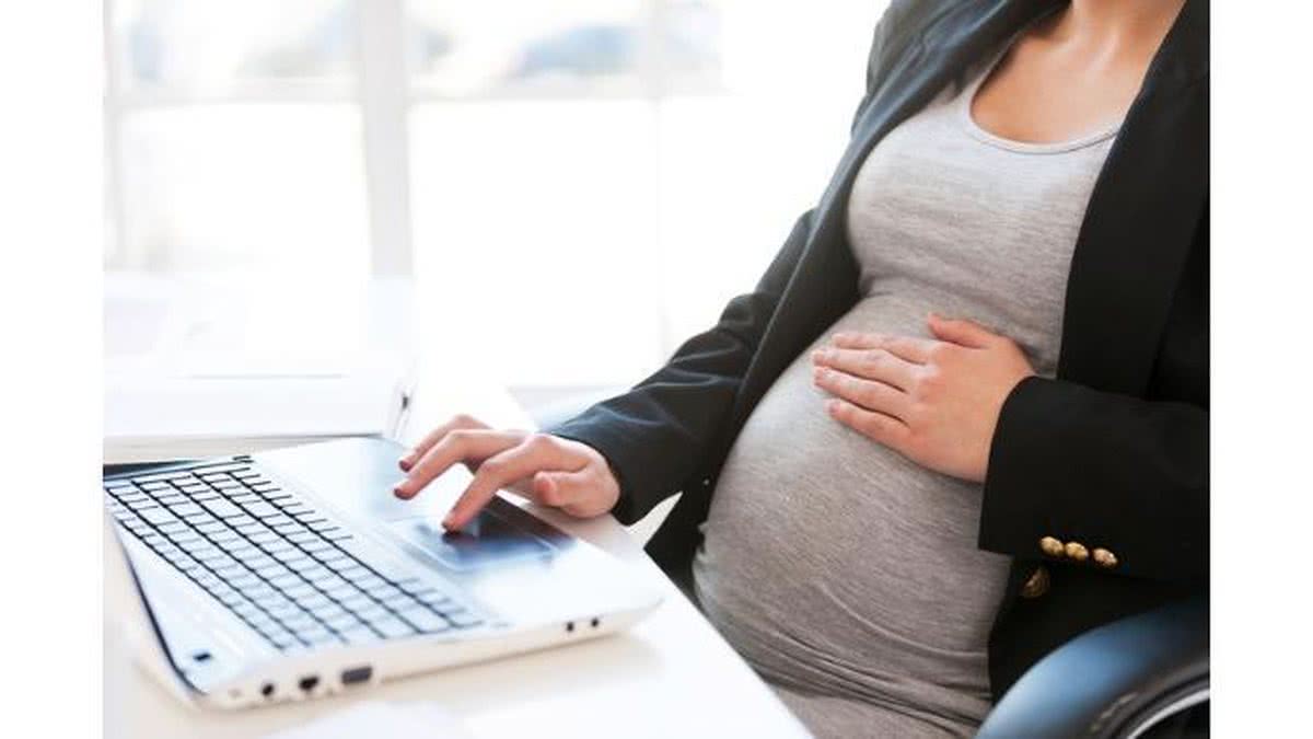 A partir da lei, grávidas poderão trabalhar à distância durante a pandemia do novo coronavírus - iStock