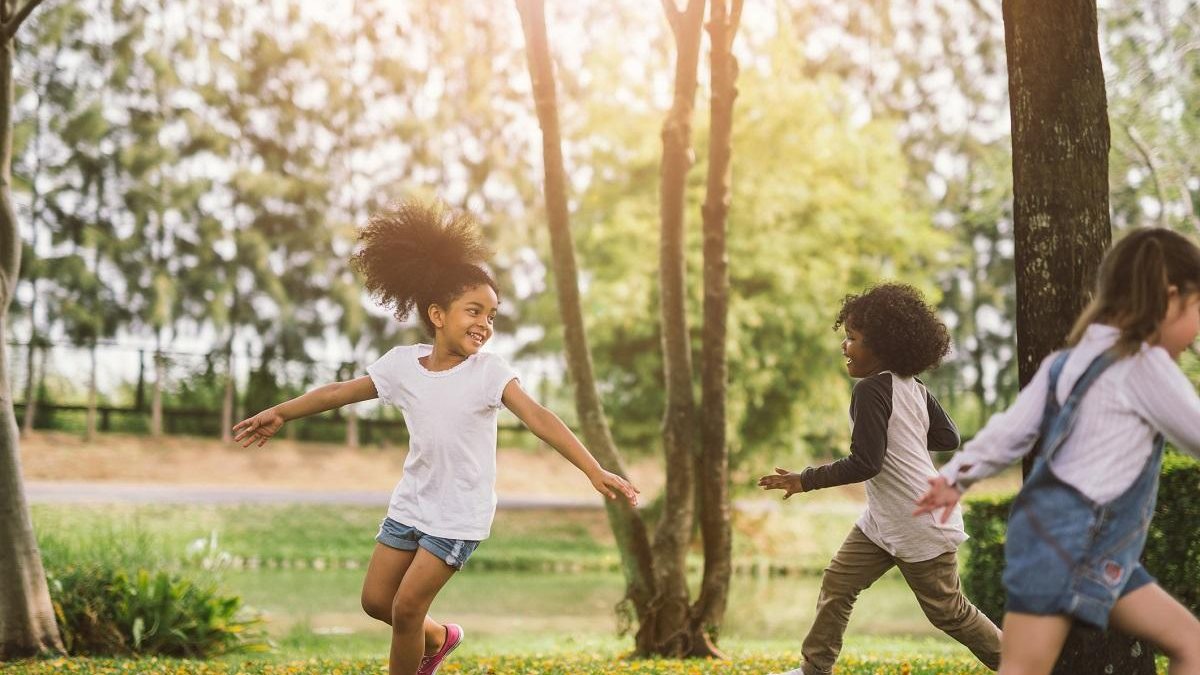 Crianças que ficam ao ar livre são adultos mais felizes, diz estudo - Getty Images