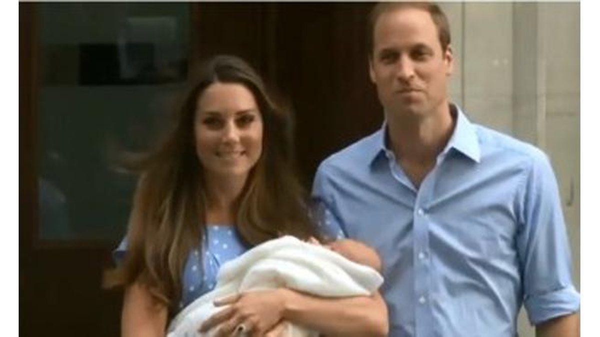 Imagem William e Kate apresentam o novo bebê real e deixam hospital