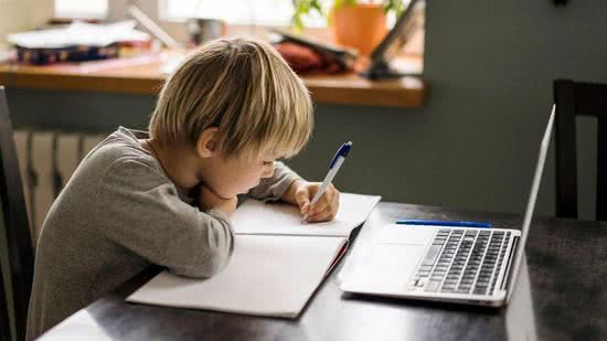 5 dicas para melhorar o aprendizado do seu filho durante as aulas onlines - Getty Images