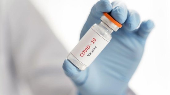 A vacina de Oxford é a segunda a obter o registro sanitário definitivo no país - Getty Images