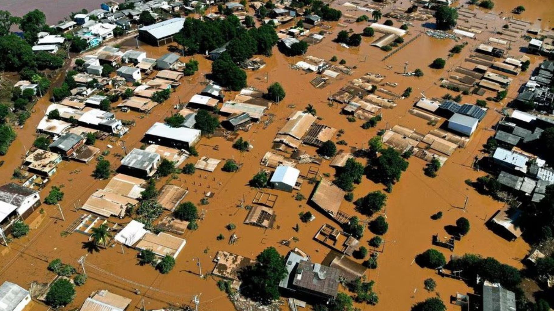 Enchentes se agravam cada vez mais nas cidades do RS