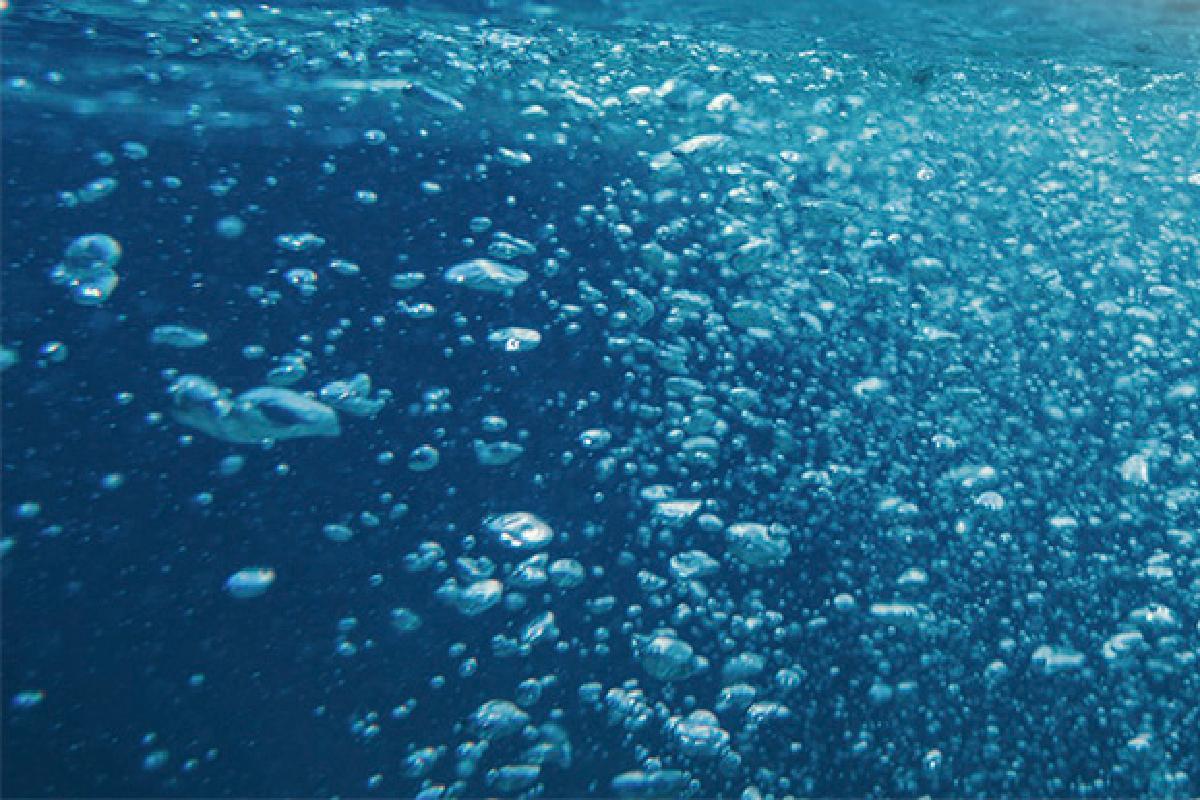 Bolhas d'água embaixo d'água